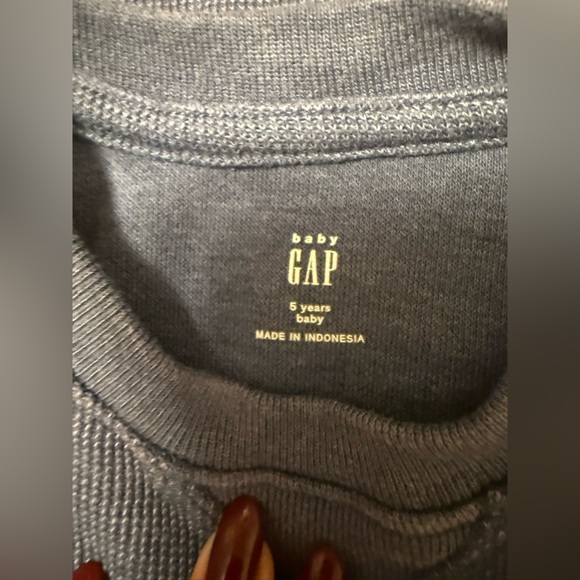 NEW Gap Kids Textured Raglan Long Sleeve Shirt | Blue | Bear Patch | Size 5 - Picture 5 of 5